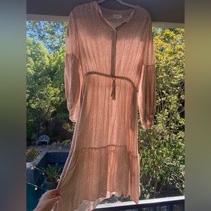 Large, Taupe Margorie Midi Dress from Böhme with long sleeves. Elegant and airy.